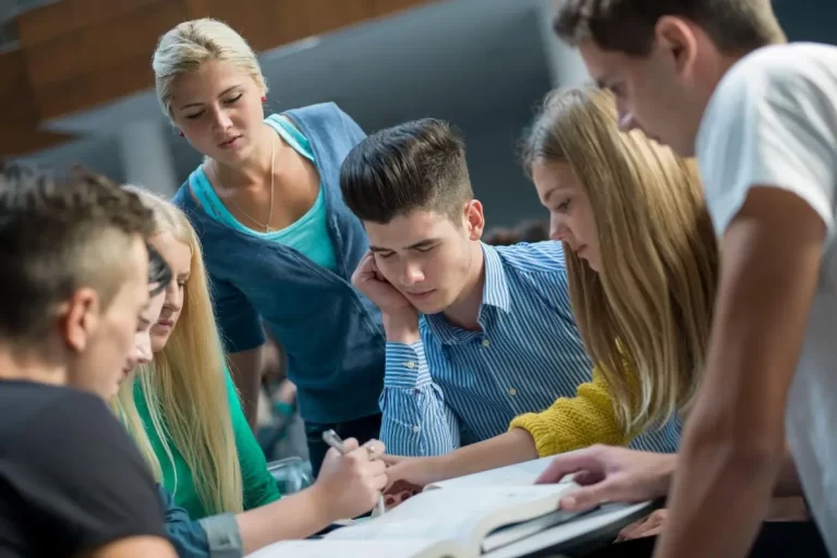 Neurociência Revela: A Melhor Rotina de Estudos para 2025